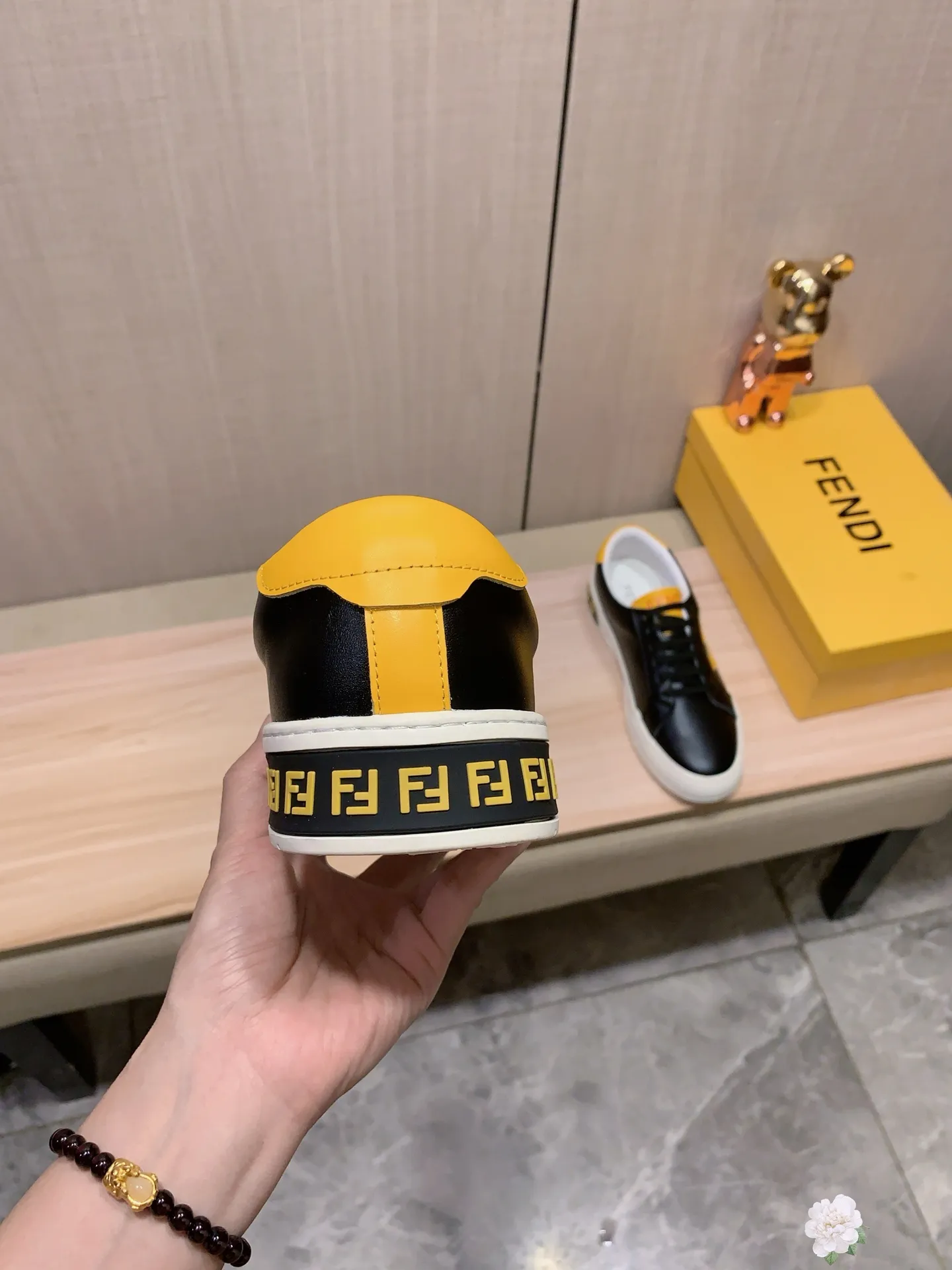 Men's Men's Shoes💰442💰💰🎩🎩[Lightning][Lightning] "FENDI*" The latest and most popular casual shoes, top brand [Seduce] luxury~purchase, top~quality. [Strong] The upper is made of imported breathable cowhide material ➕ breathable sheepskin feet (•) with fine workmanship. The original stylish and stylish soft rubber wear-resistant and non-slip outsole is light and comfortable on the feet. The real thing looks better when taken in real life. 226: code: 38-44, white and black selected